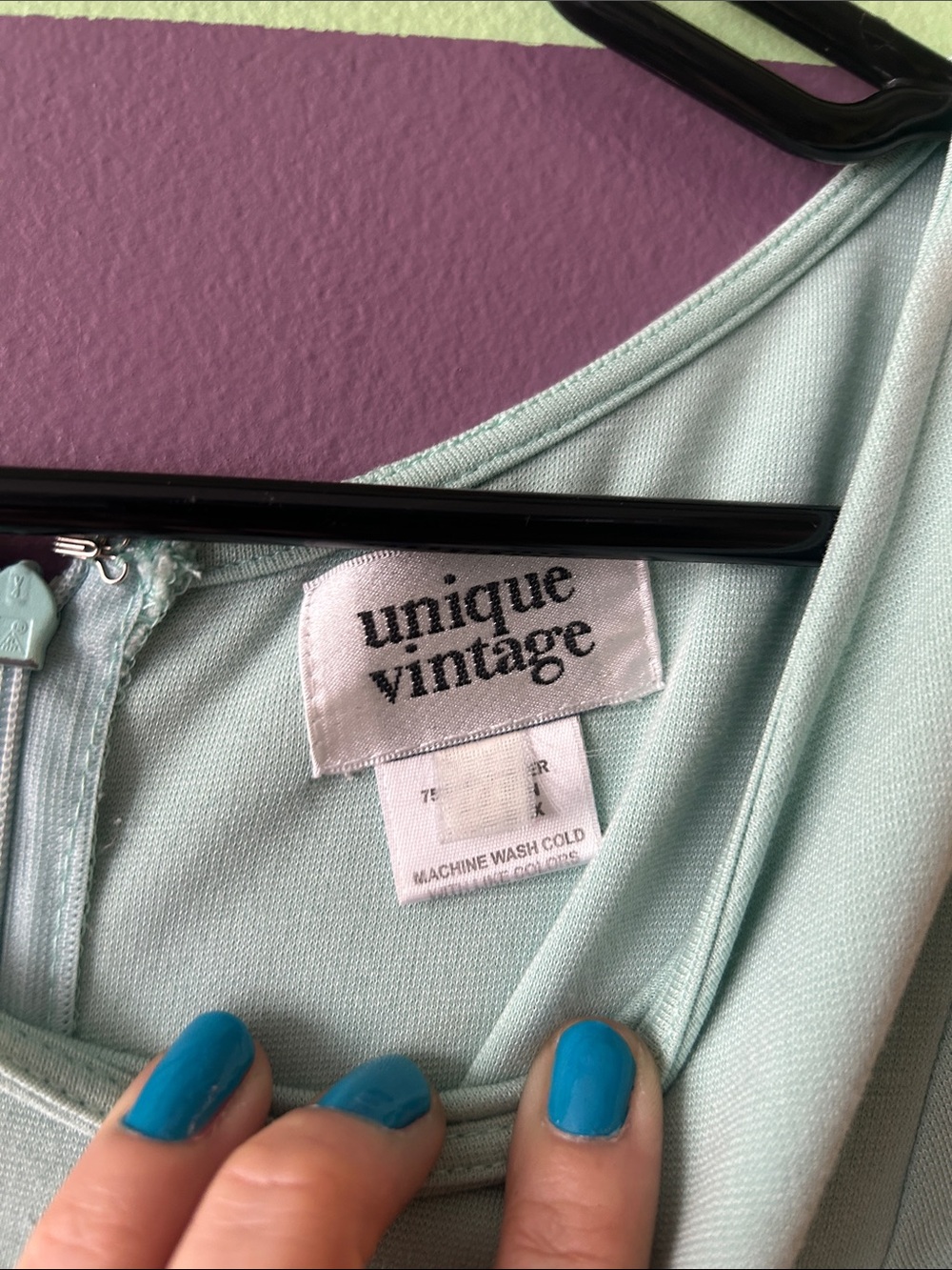 Unique Vintage Short-Sleeve Midi Dress in Sage Green - Picture 2 of 3